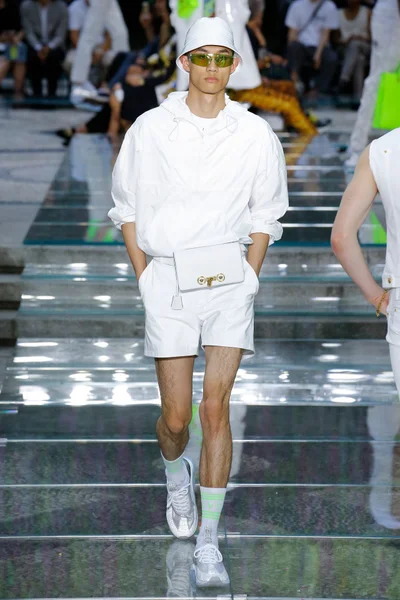 Look 35